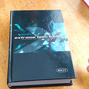 Extreme Teen Bible - Black and Blue